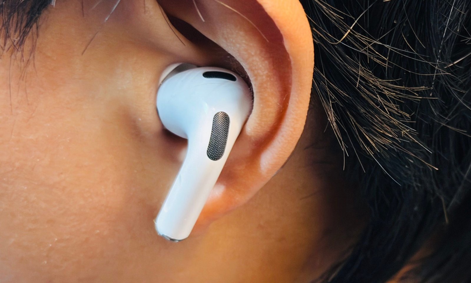 camera AirPods Pro