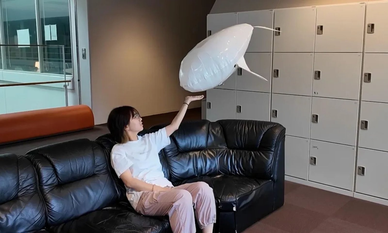 floating AI robot