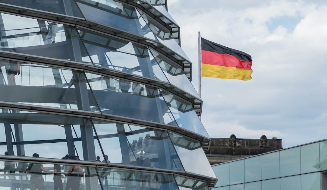 Berlin refuses to pay ransom